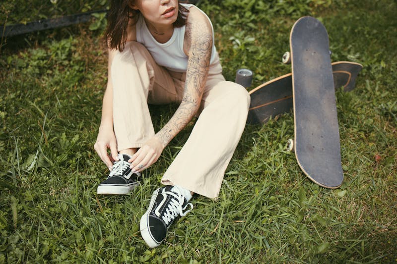 girl wearing vans shoes